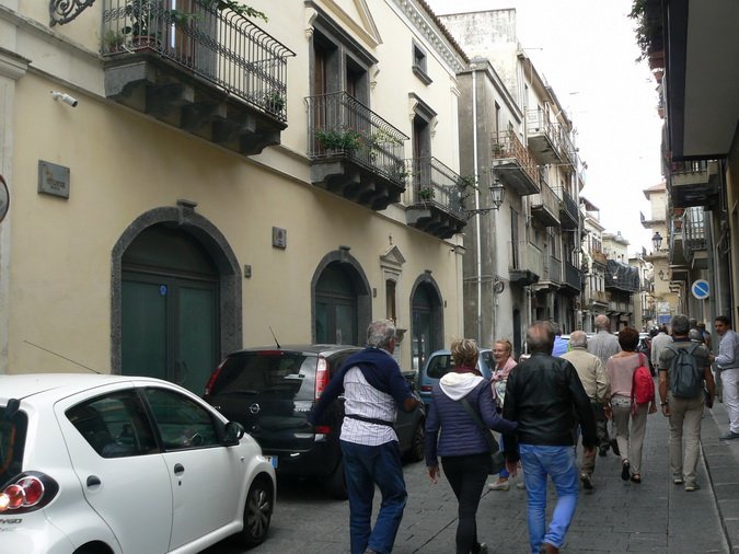 (4) Si va verso il Ristorante a Castiglione di Sicilia